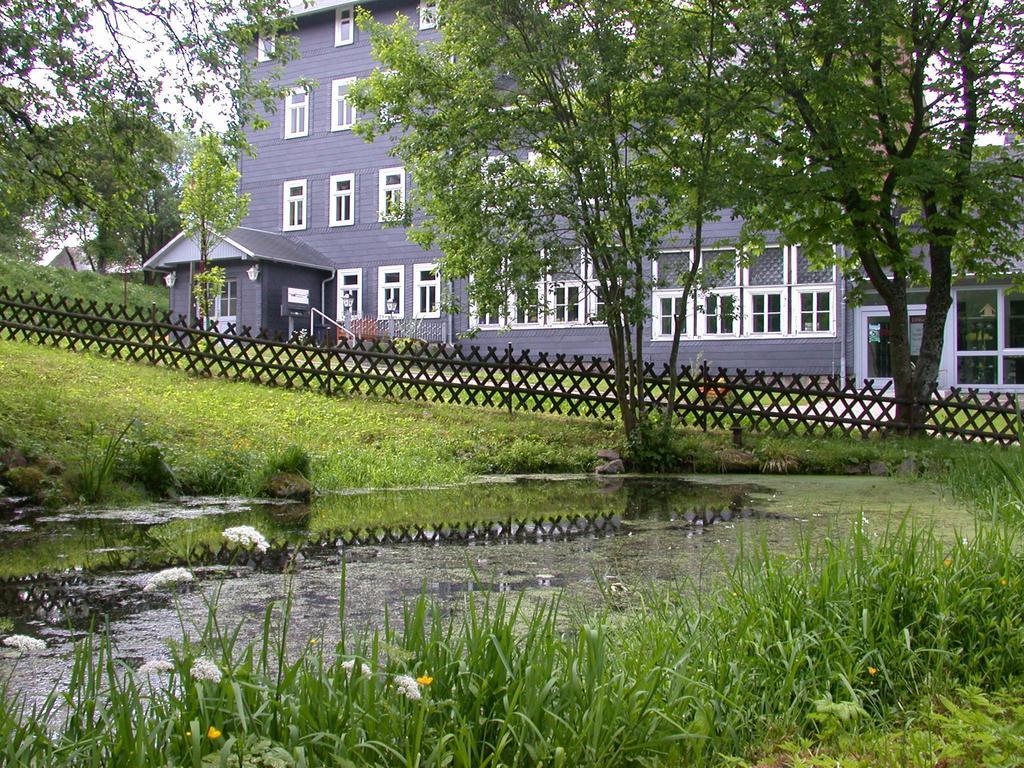 Apartments Und Bistro Zum Glasmacher Gehlberg Exterior photo
